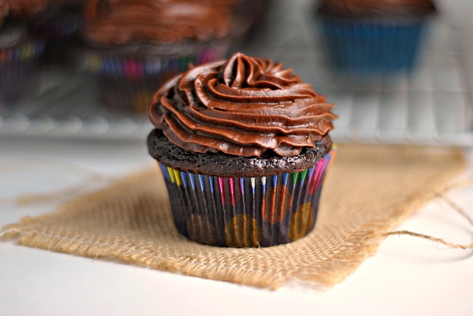 Chocolate Cupcakes with Chocolate Buttercream 3