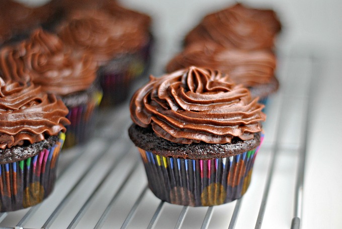 Chocolate Cupcakes with Chocolate Buttercream 4