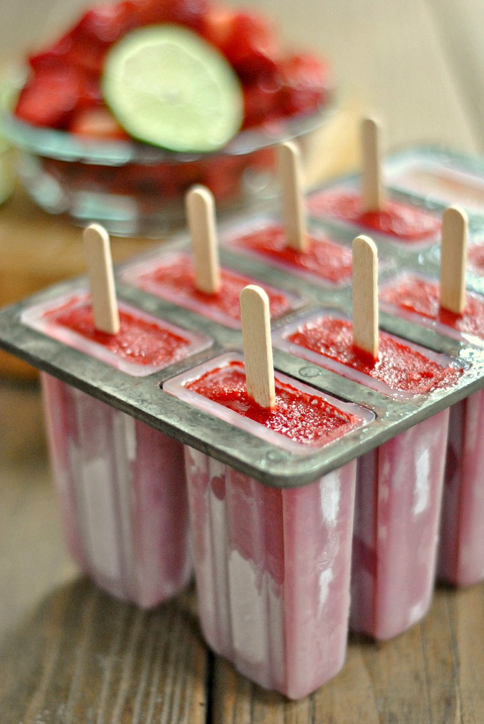3 Ingredient Strawberry Popsicles 1