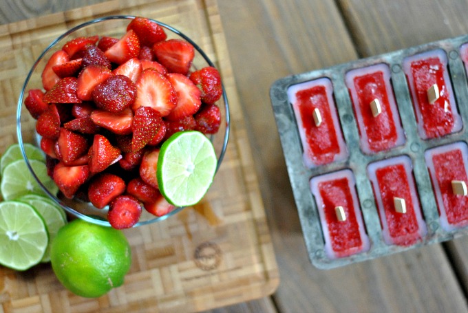 3 Ingredient Strawberry Popsicles 2