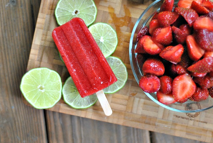 3 Ingredient Strawberry Popsicles 4
