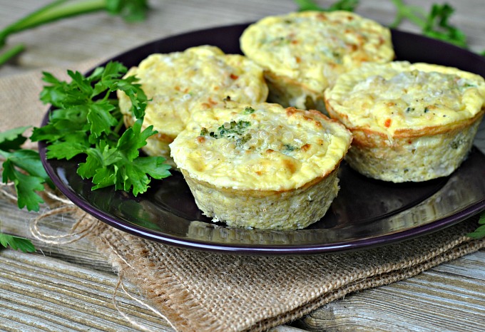 broccoli-cheese-quinoa-egg-muffins-4