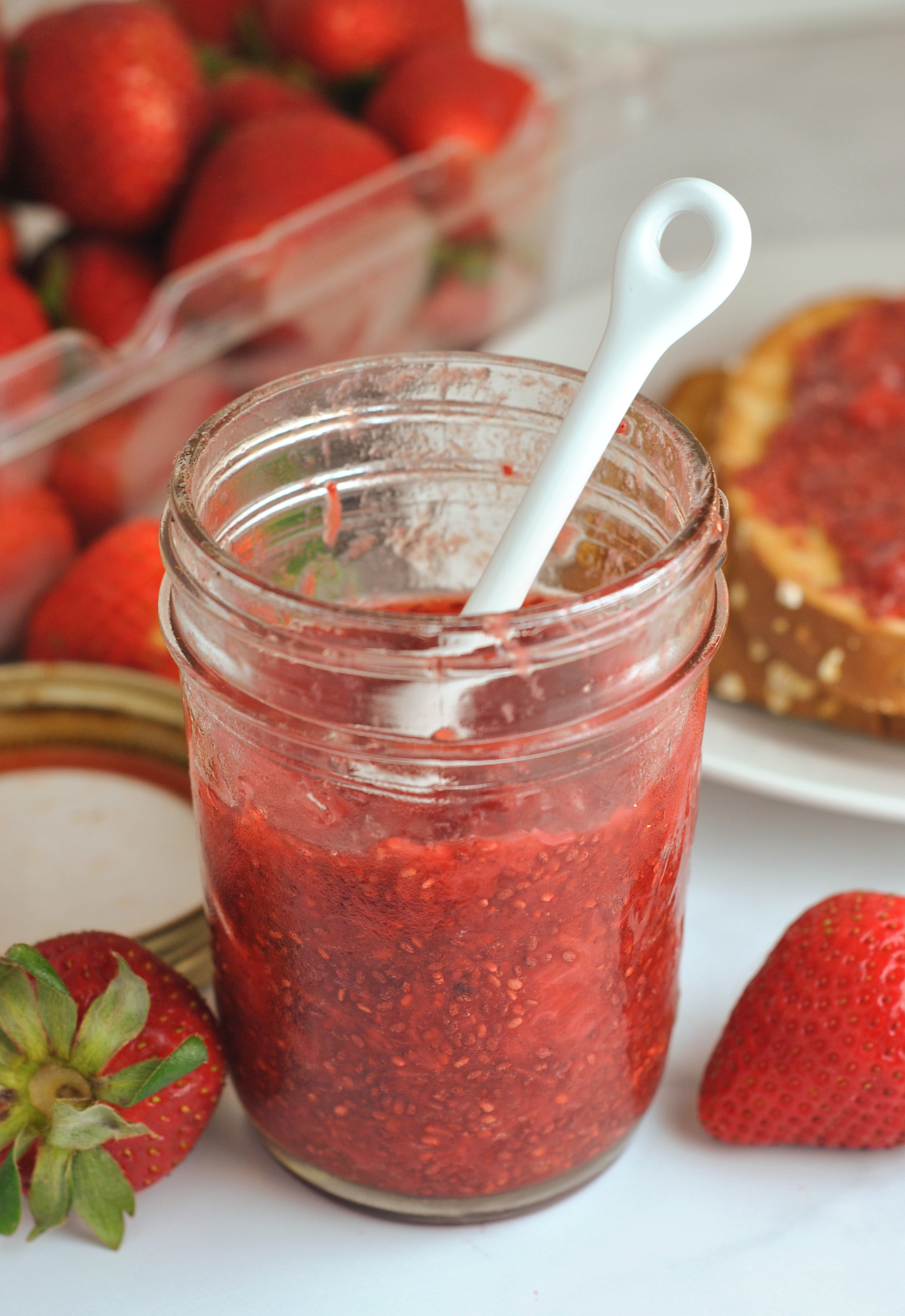 Easy Strawberry Chia Jam via @preventionrd