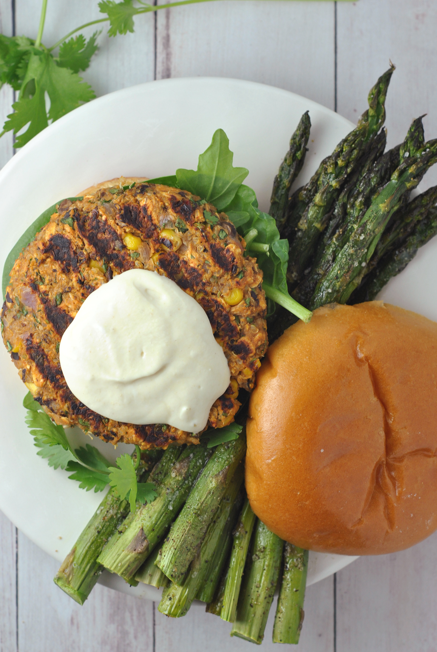 Black Bean and Quinoa Veggie Burger via @preventionrd