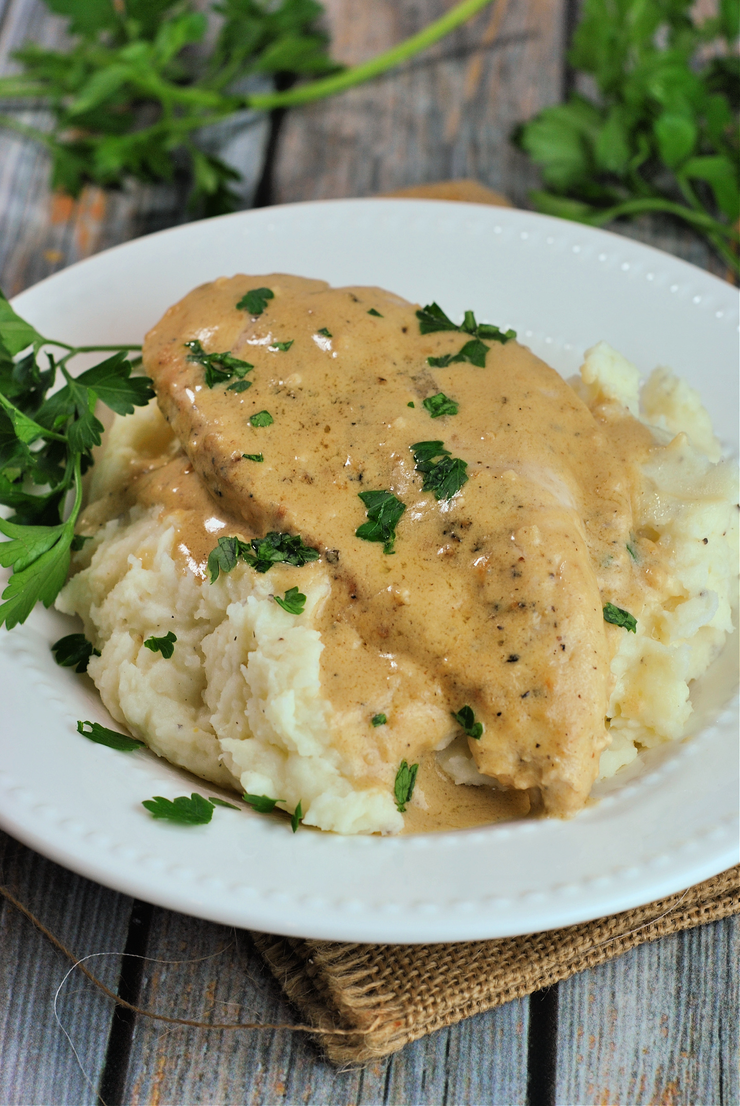 Chicken with Creamy Dijon Sauce and Mashed Potatoes via @preventionrd